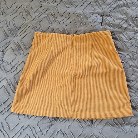 COPY - Halara, corduroy mini skirt- xsmall - Picture 2 of 4